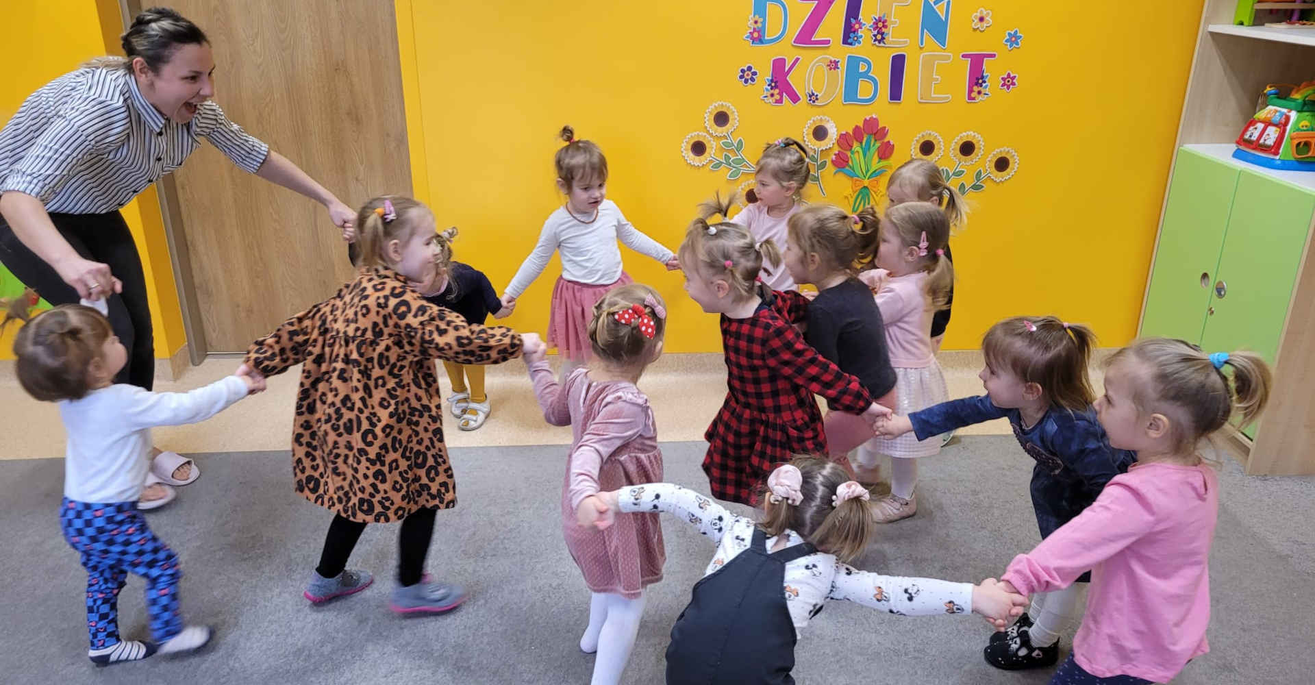 Dziewczynki podczas zabawy